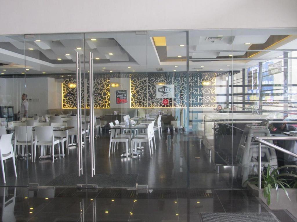奎松市红杉酒店 外观 照片